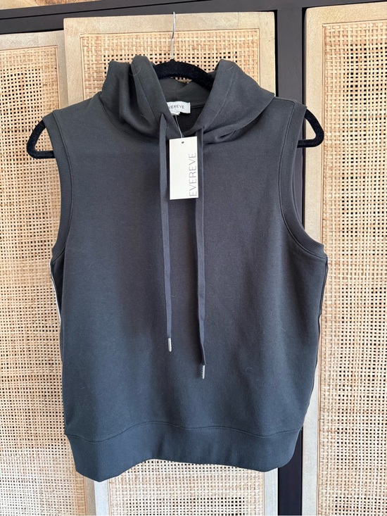 Evereve Tops - Evereve Kennedy Black Sleeveless Hoodie Pullover